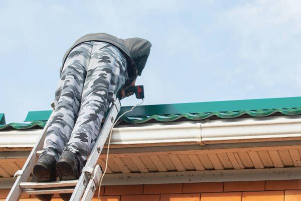 The Benefits of Hiring Local Bronx Roofing Contractors